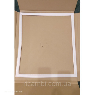 Уплотнитель 65x57cm для морозильной камеры холодильника Ariston C00854010